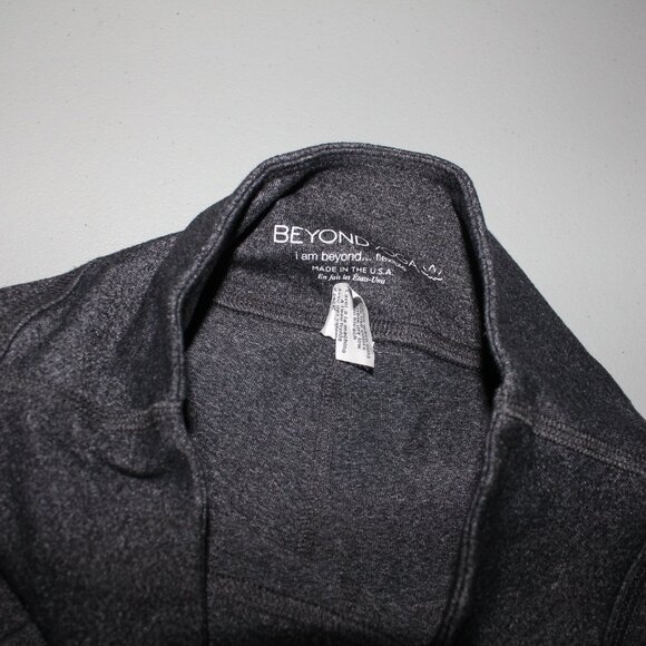 Grey Beyond Yoga Crop Leggings Size XS - Picture 3 of 5